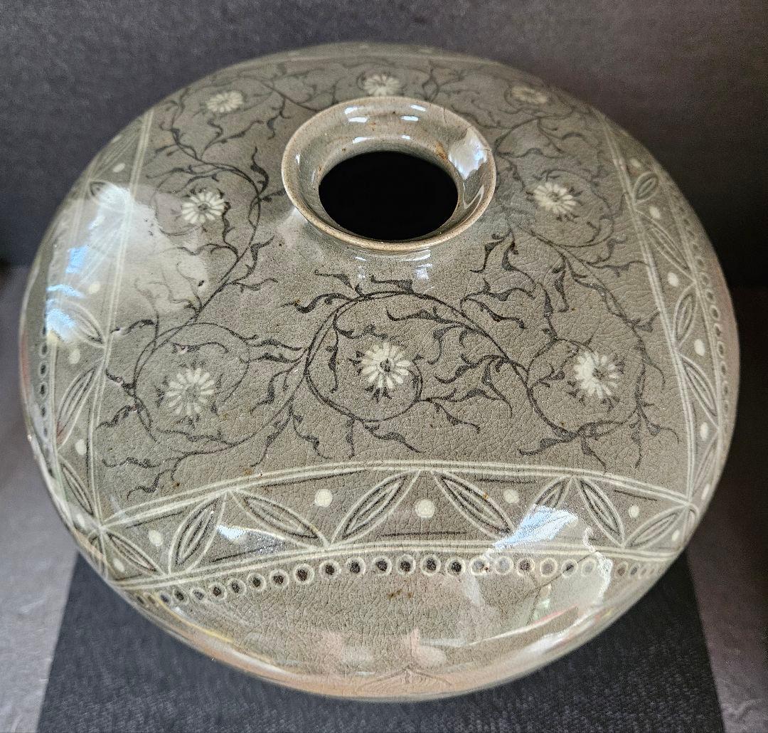 高麗青磁　象嵌　花唐草　瓔珞文様　陰刻牡丹図　大梅瓶　近代作品　高さ40.1cm
