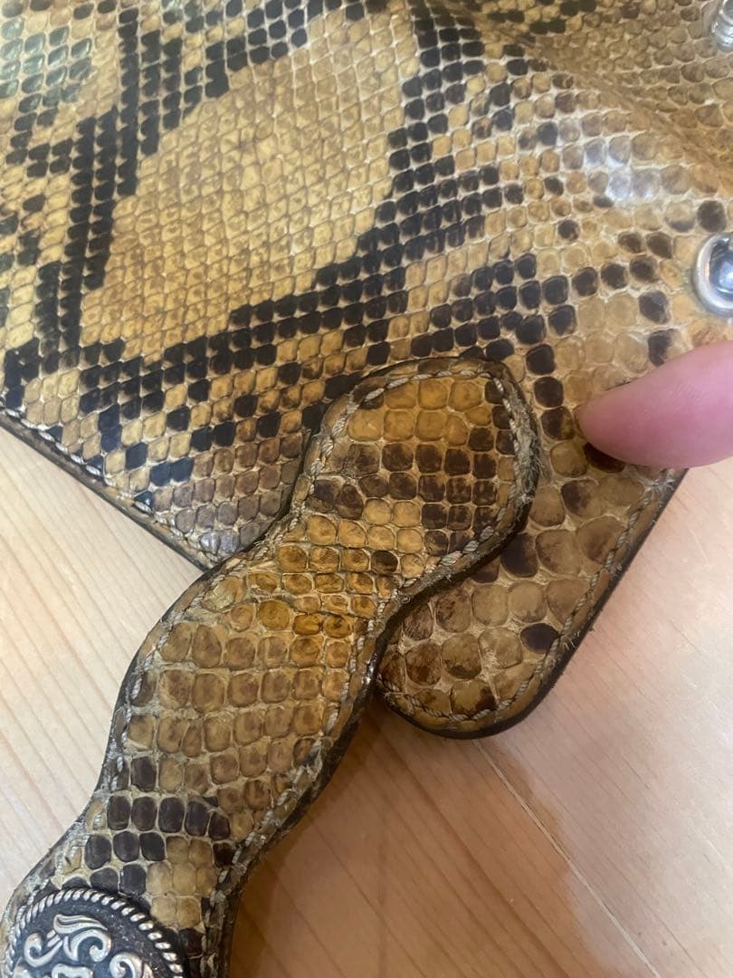 FUNNYファニー　パイソン　長財布　ベクターコンチョ