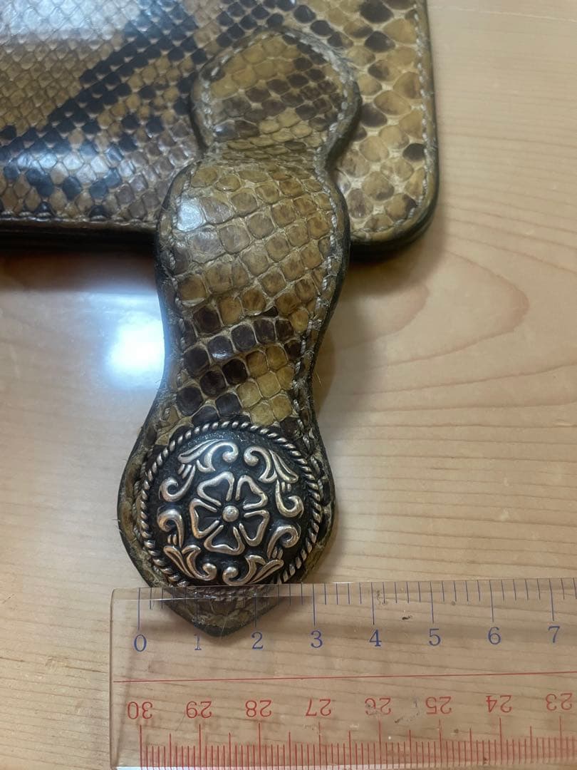 FUNNYファニー　パイソン　長財布　ベクターコンチョ