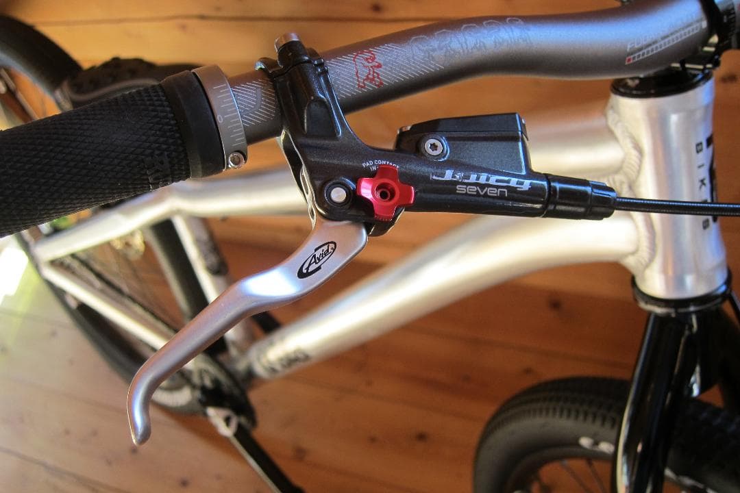 NS Bikes Decade フルリジッド ダートジャンプ カスタム