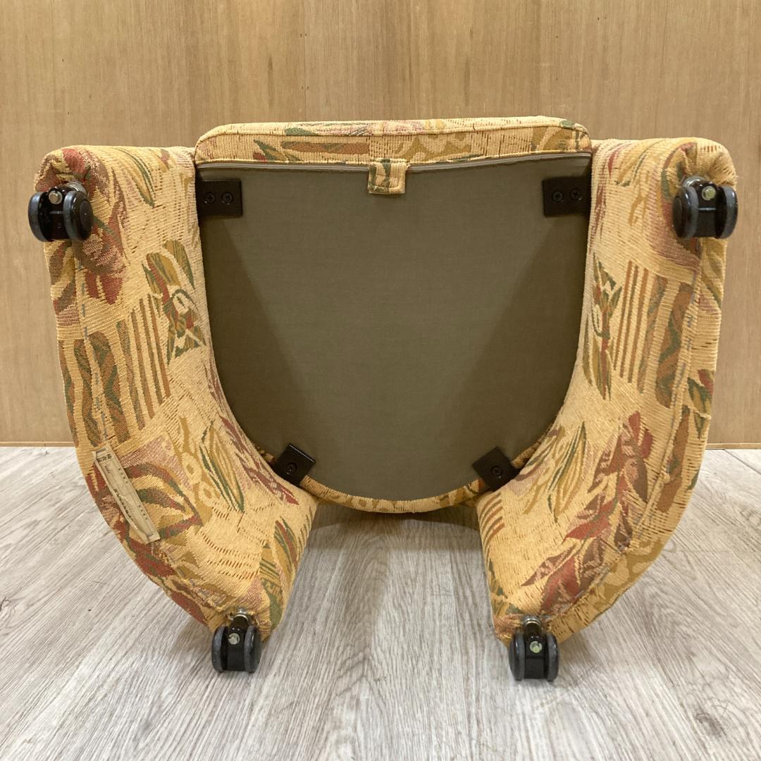 フクラ　ラウンジチェア　ソファ　椅子　アームチェア　キャスター付き　B