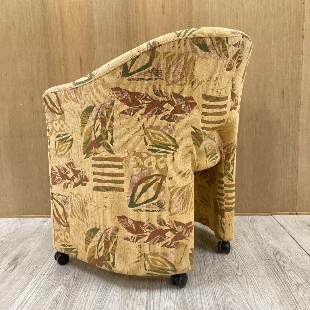 フクラ　ラウンジチェア　ソファ　椅子　アームチェア　キャスター付き　B