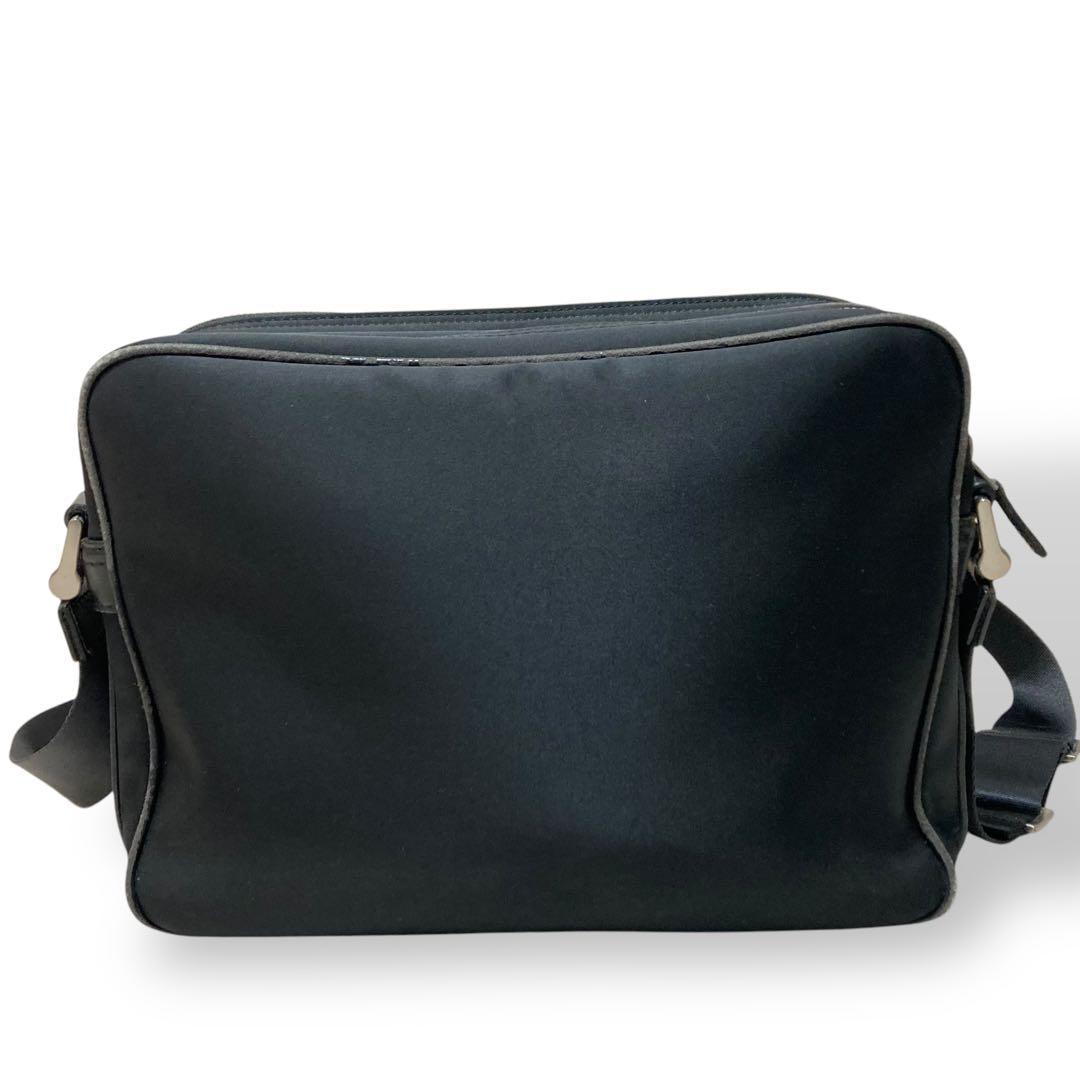 【良品】バーバリー　メッセンジャーバッグ　ショルダー　黒　ノバチェック　ナイロン