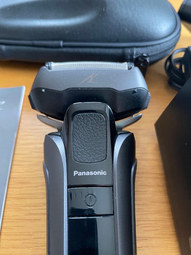 ラムダッシュPROシェーバー5枚刃 全自動洗浄充電器 ES-LV7W ケース付き