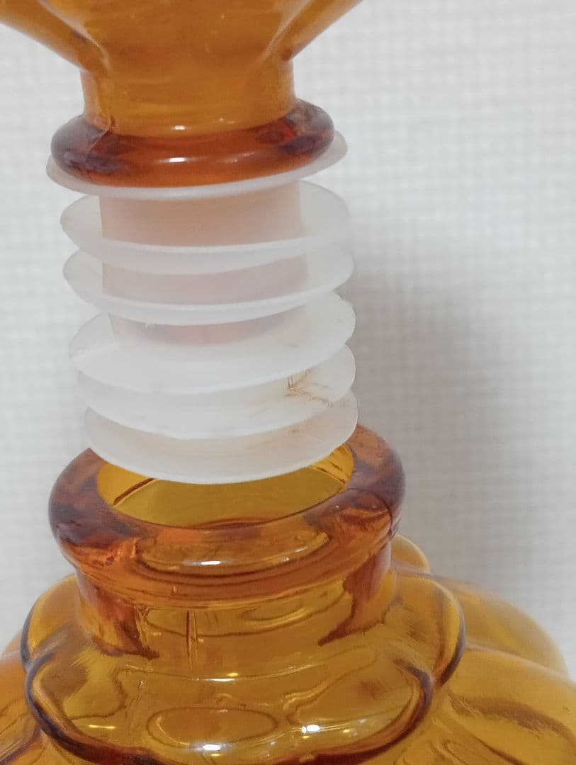 イタリア製アンティーク カラフェ 瓶 装飾的なアンバーガラスボトル 1960年代