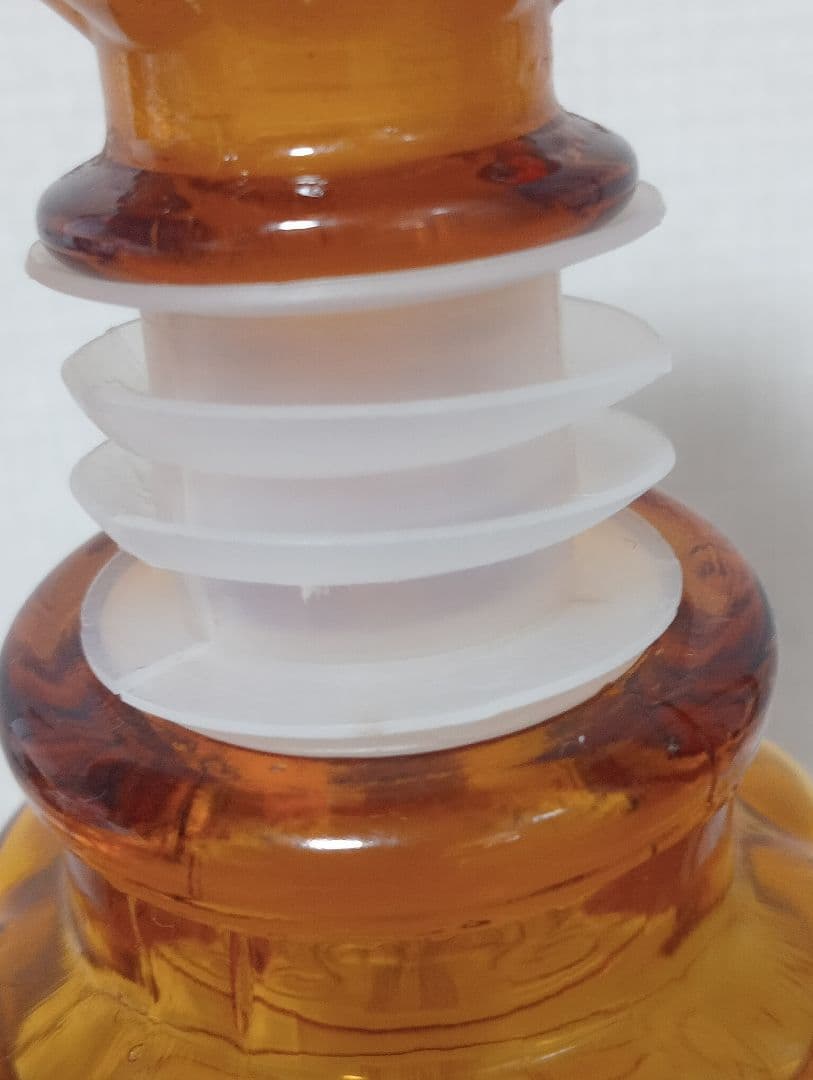 イタリア製アンティーク カラフェ 瓶 装飾的なアンバーガラスボトル 1960年代