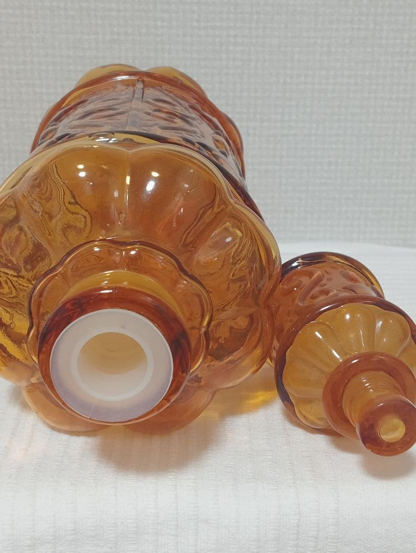 イタリア製アンティーク カラフェ 瓶 装飾的なアンバーガラスボトル 1960年代