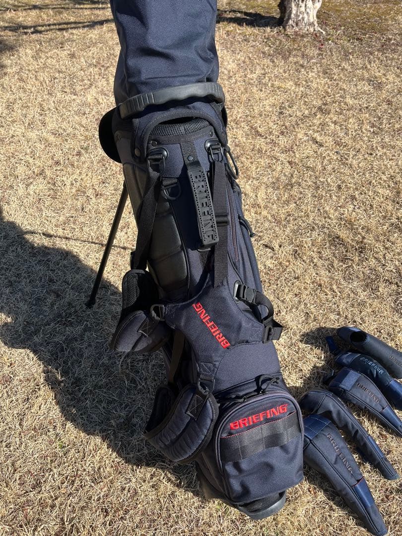 BRIEFING スタンド式ゴルフバッグ ヘッドカバー、ネームプレート付き