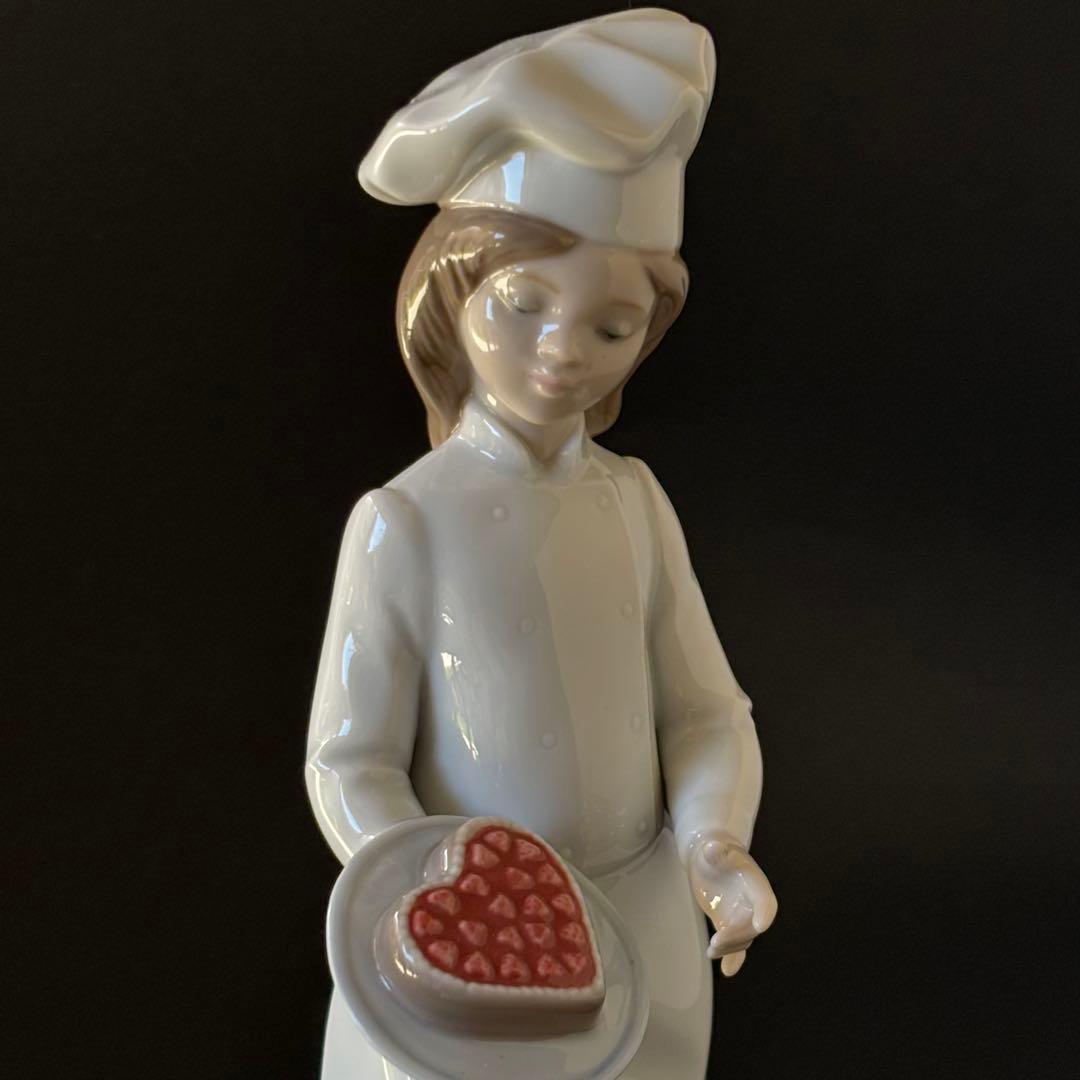 リヤドロ　NAO フィギュリン　パティシエ　Delicious Cake