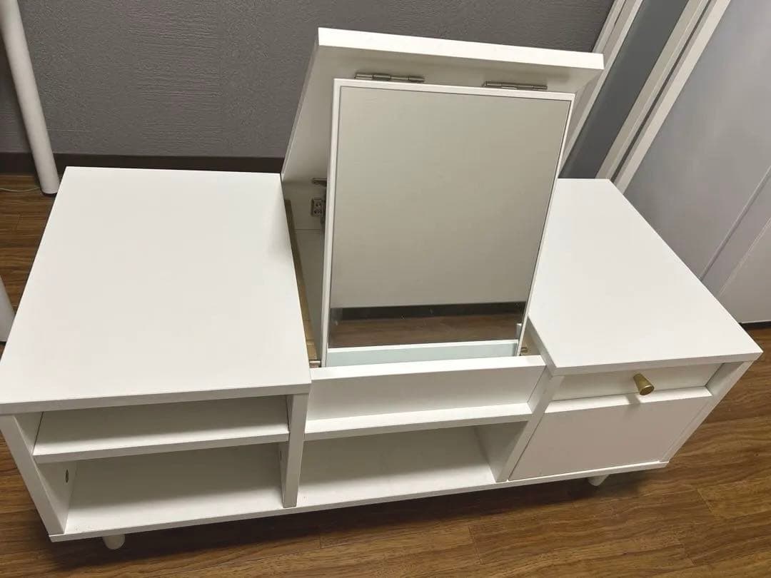 ホワイトドレッサー ミラー付き