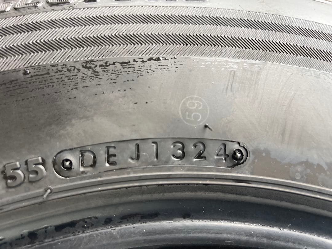 ハイエース　純正　夏タイヤ バリ山　新車外し