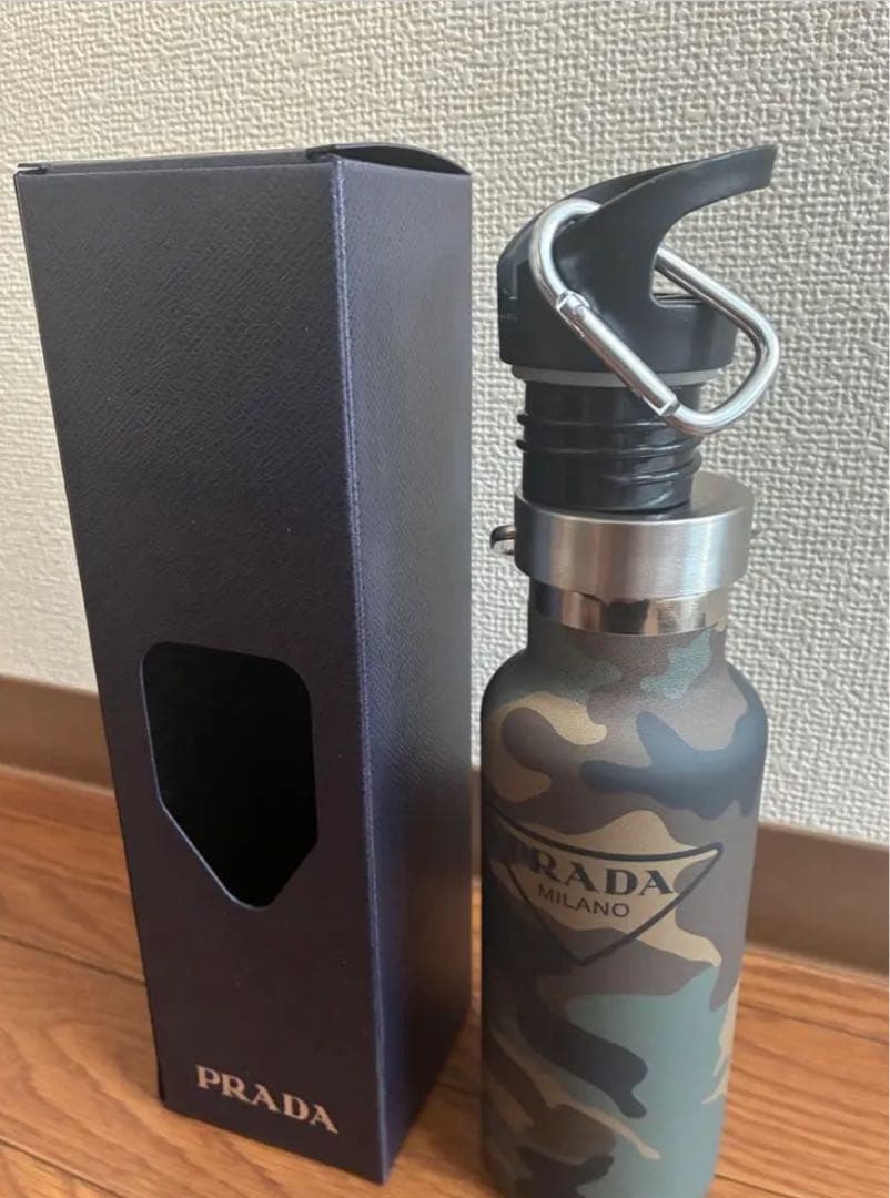 プラダ 水筒 希少デザイン 完売品 新品未使用品