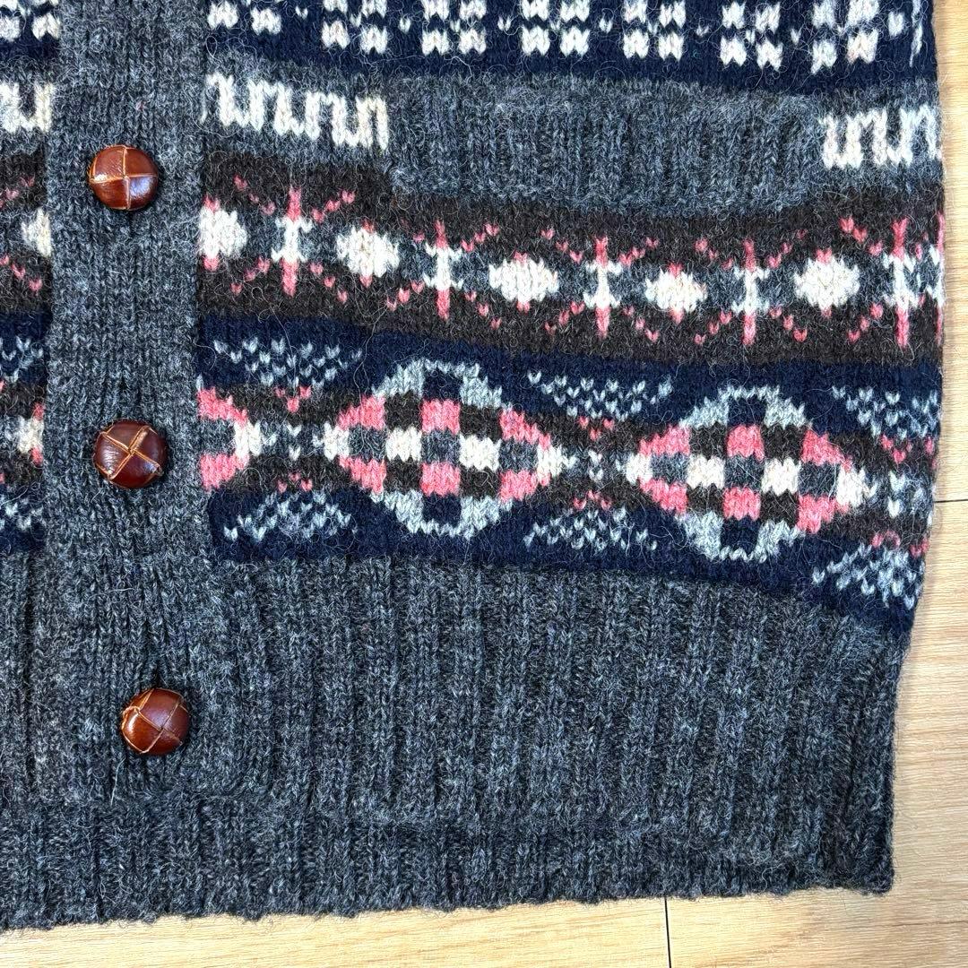 Jamieson’s ジャミーソンズ フェアアイル Vネックカーデガン