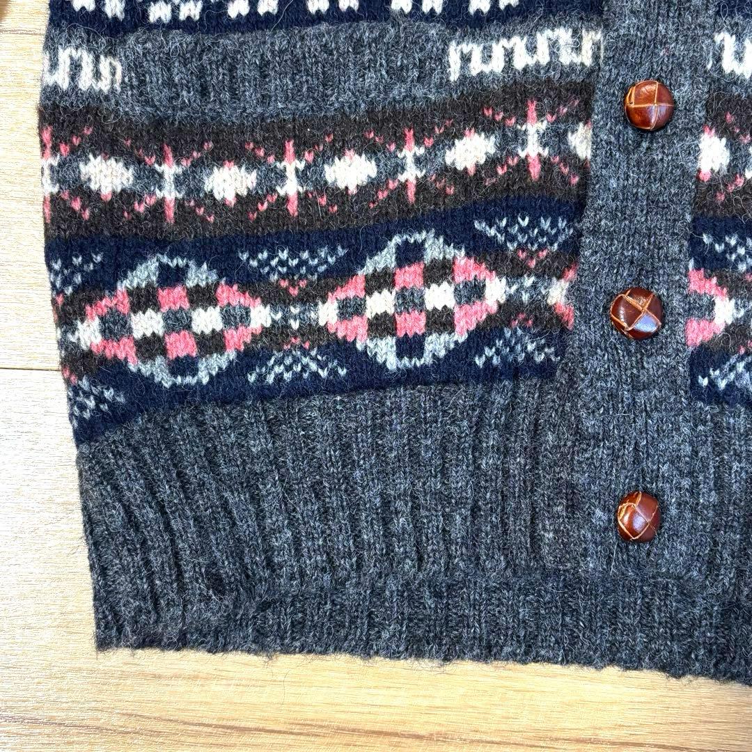 Jamieson’s ジャミーソンズ フェアアイル Vネックカーデガン