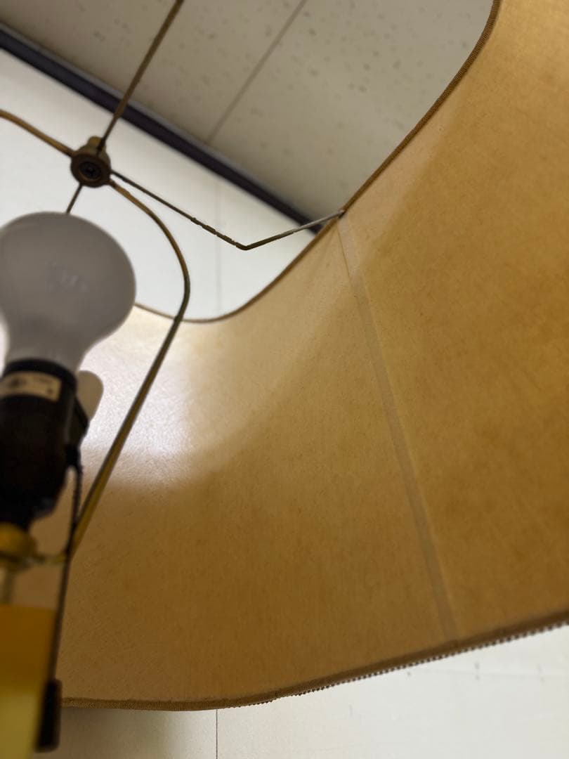 【引き取り可】 シンプルな布製シェードのフロアスタンド家財便