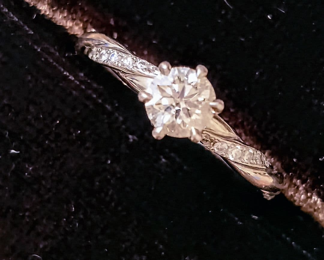 ❄銀座ダイヤモンドシライシ❄pt950 リング✨️0.312㌌鑑定書付H&C✨️