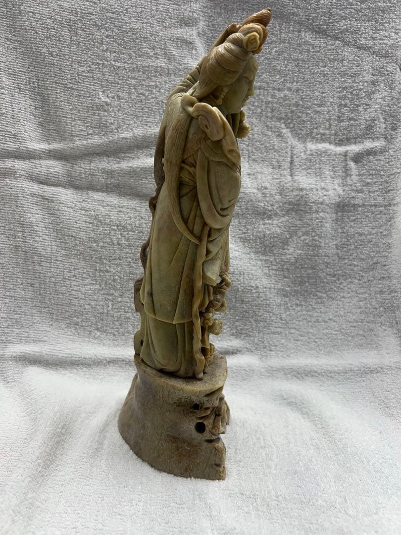 天然石　手彫り彫刻　花灯篭を持つ女性像　置物　中国美術品