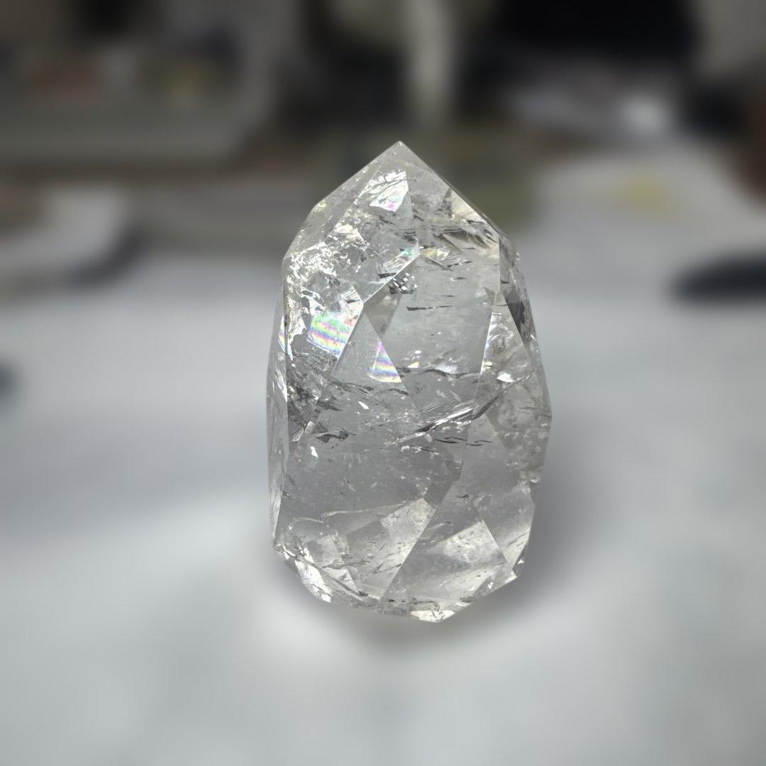 【高品質】ブラジル産 水晶 ポリッシュ原石 約8cm レインボー入り