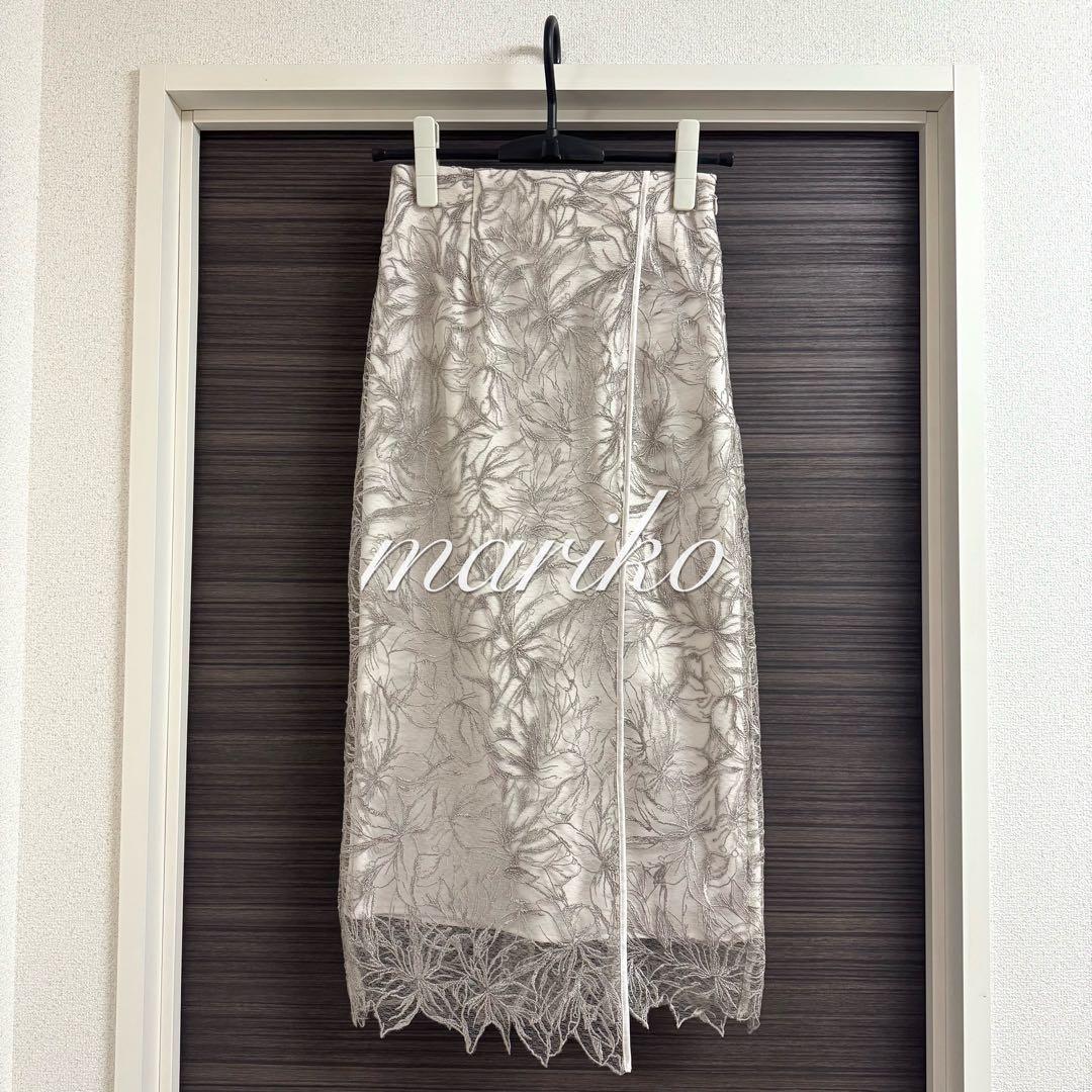 新品アプワイザーリッシェ ライン刺繍タイトスカート　ジャスグリッティーベージュ1