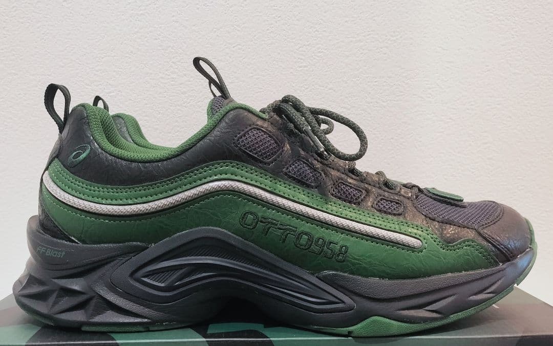 靴 ASICS PROTOBLAST-CMLVIII OTTO 958 28.5cm