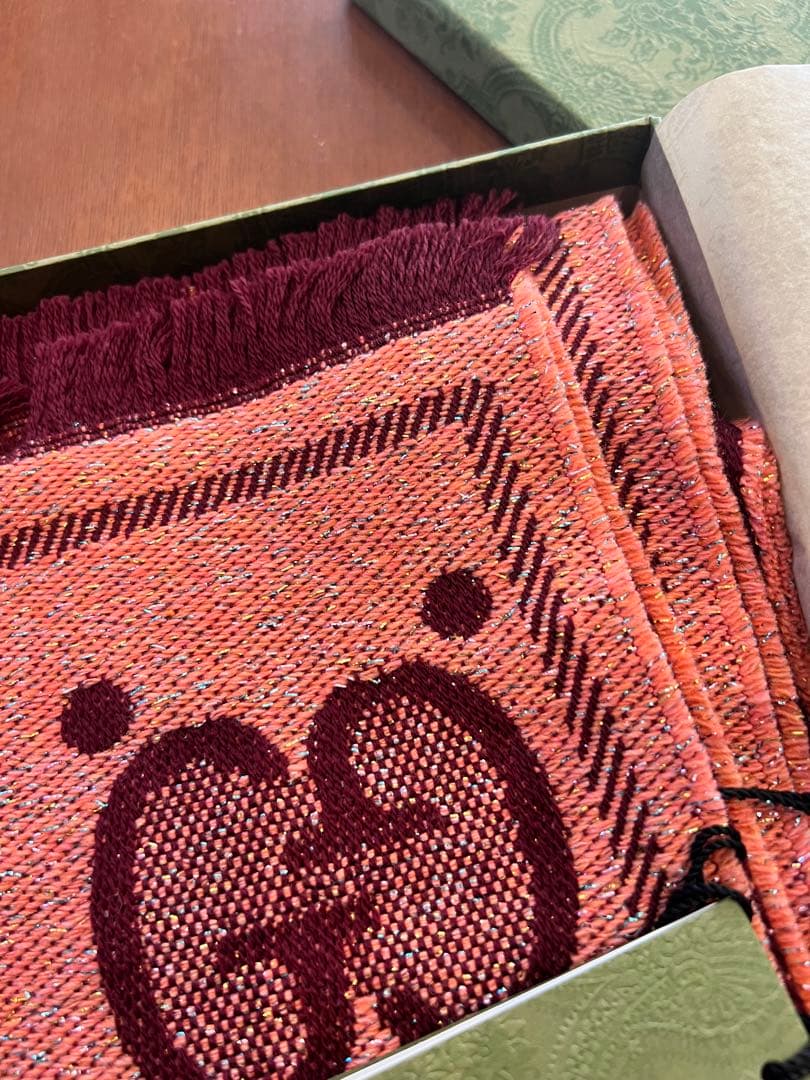【新品箱付】GUCCIグッチ マフラーGGウール ラメジャカードピンク/ボルドー