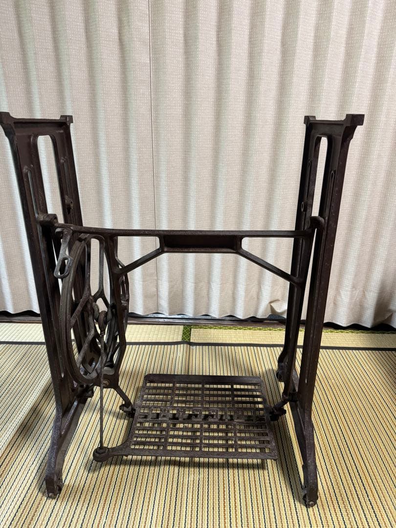 リッカーミシン　足踏みミシン脚　アンティーク　RICCARミシン脚