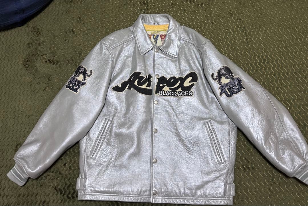 ぎ*︎様 下値下げ‼️ AVIREX 革ジャン　グレー　激レア‼️