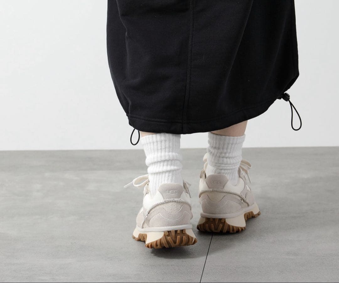 UGG RETROFI LOW レディース スニーカー ベージュ