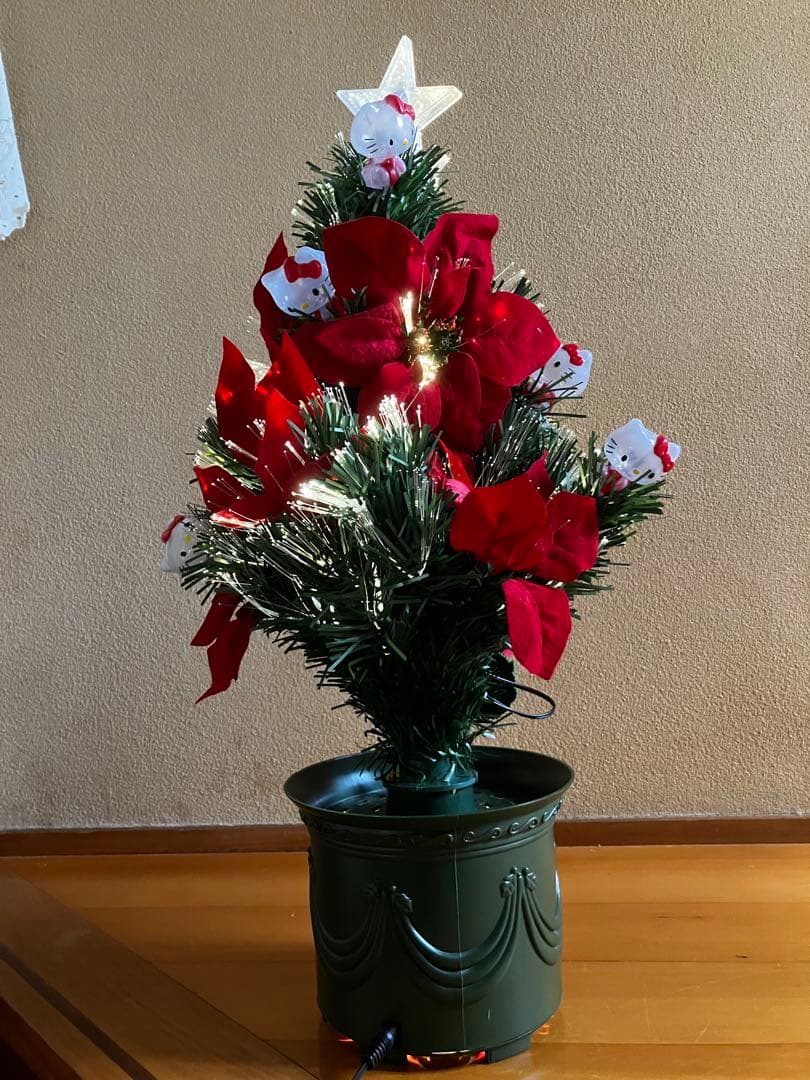 キティちゃんのクリスマスツリー 約60cm LEDライト付き