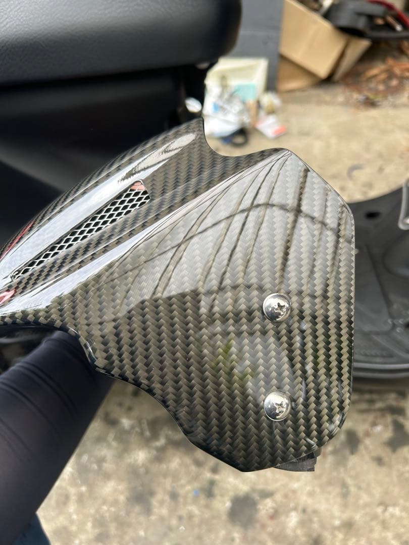 沖縄からアドレスＶ１２５シリーズ用カーボンフロントフェンダー油漢？