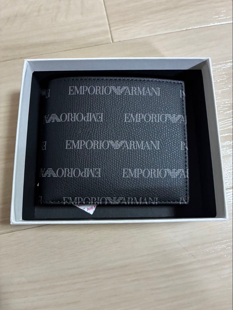 EMPORIO ARMANI 二つ折り財布 ブラック　新品未使用