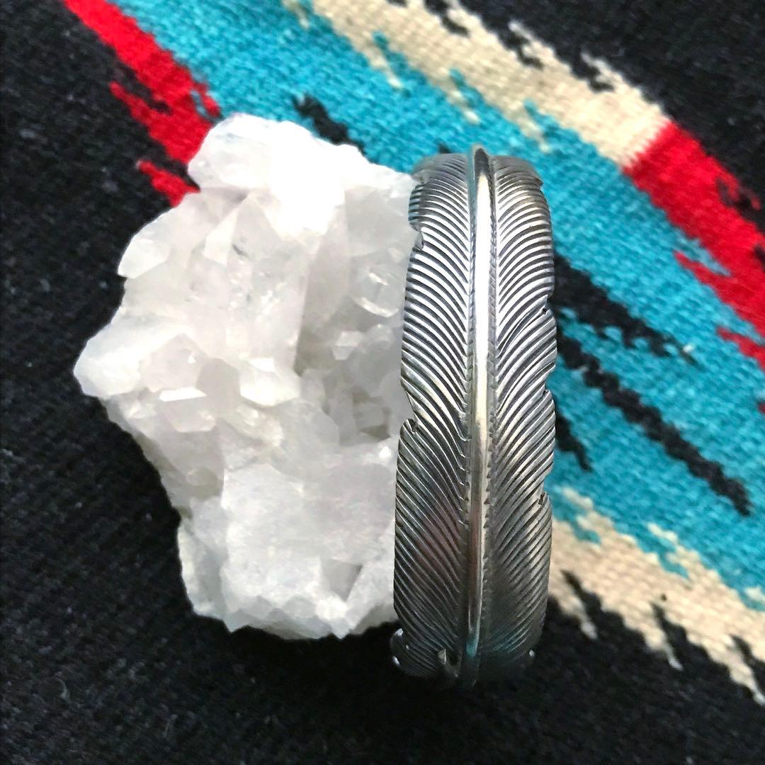 Indian Jewelryハーヴィーメイス　　　フェザー　シルバーバングル　②