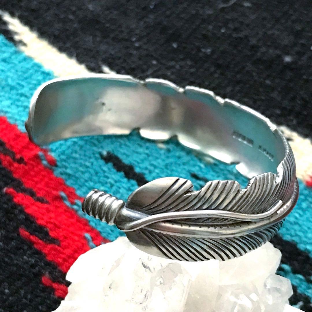 Indian Jewelryハーヴィーメイス　　　フェザー　シルバーバングル　②