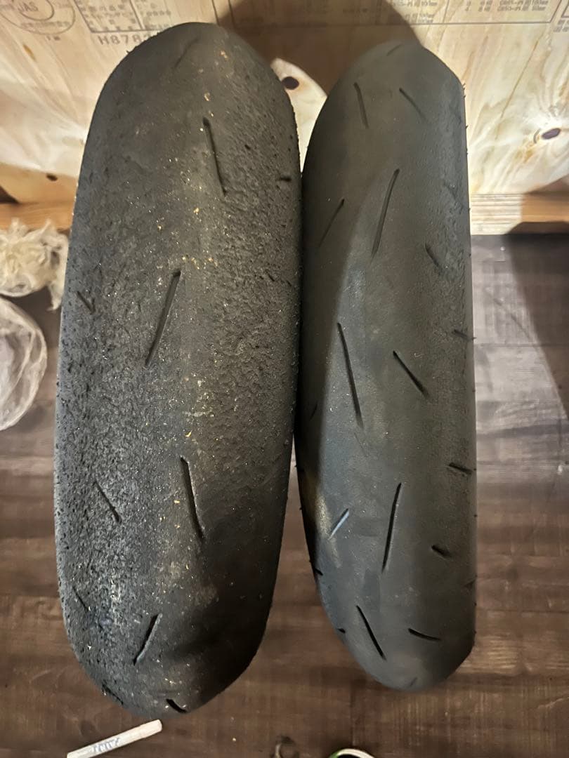 送料込みDUNLOP KR410中古　前後セット4