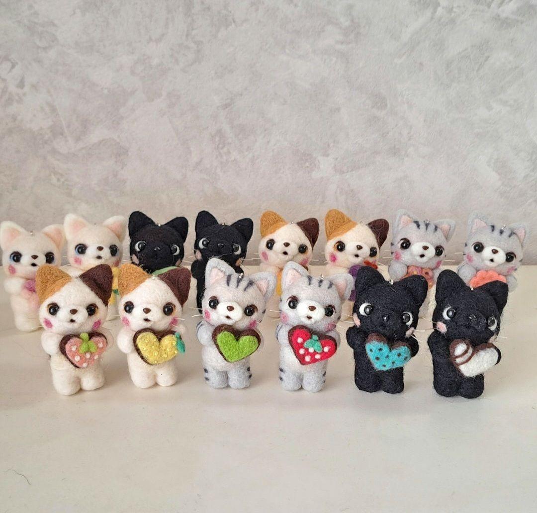 hitomi様☆三毛猫ちゃんとハートチョコのストラップ　他全14点　羊毛フェルト
