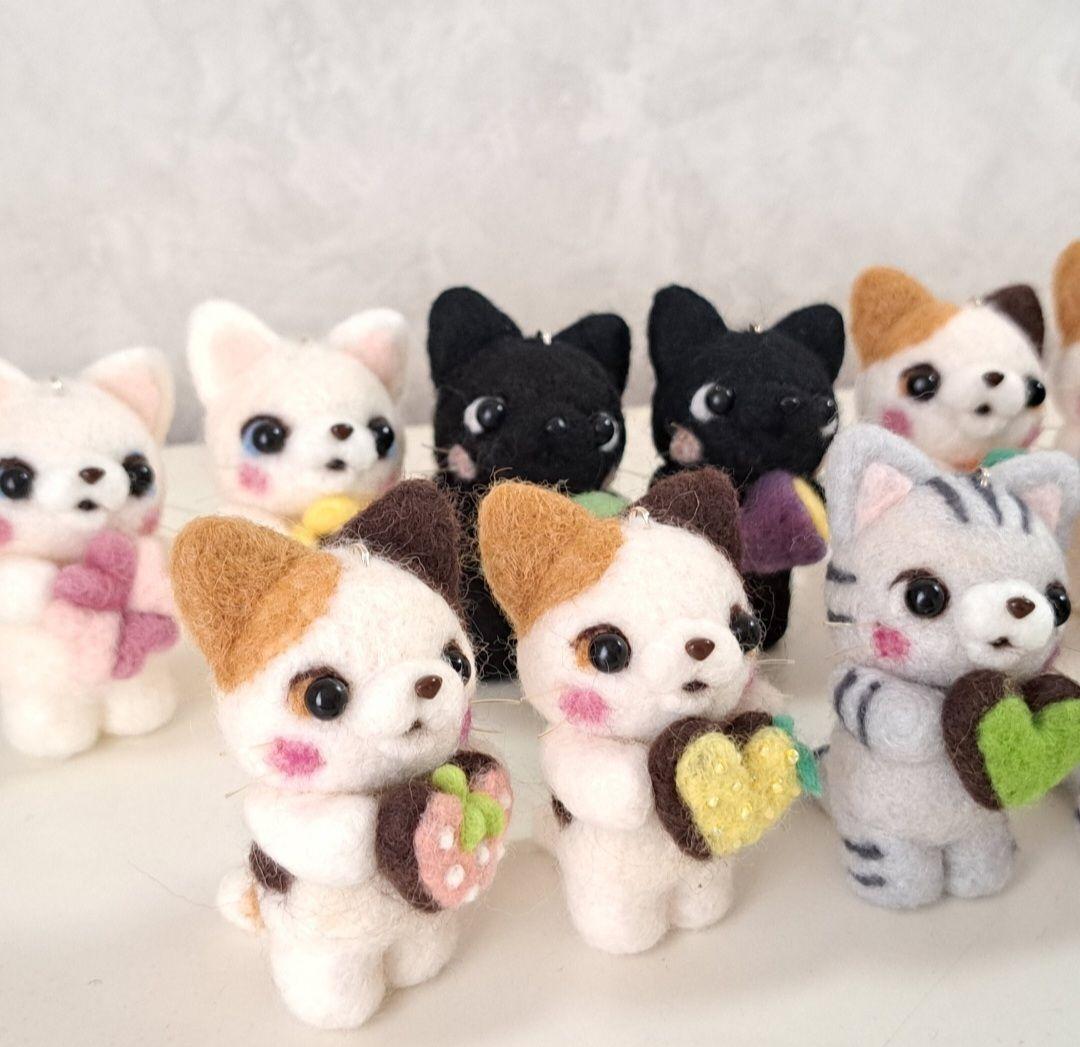 hitomi様☆三毛猫ちゃんとハートチョコのストラップ　他全14点　羊毛フェルト