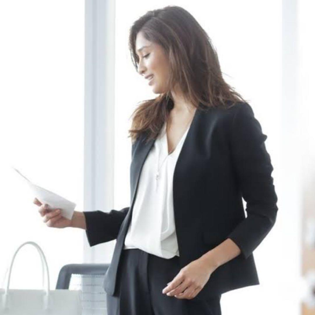 [美品]プラステ　ソフトダブルクロスカラースーツセットアップ　ノーカラー　紺色