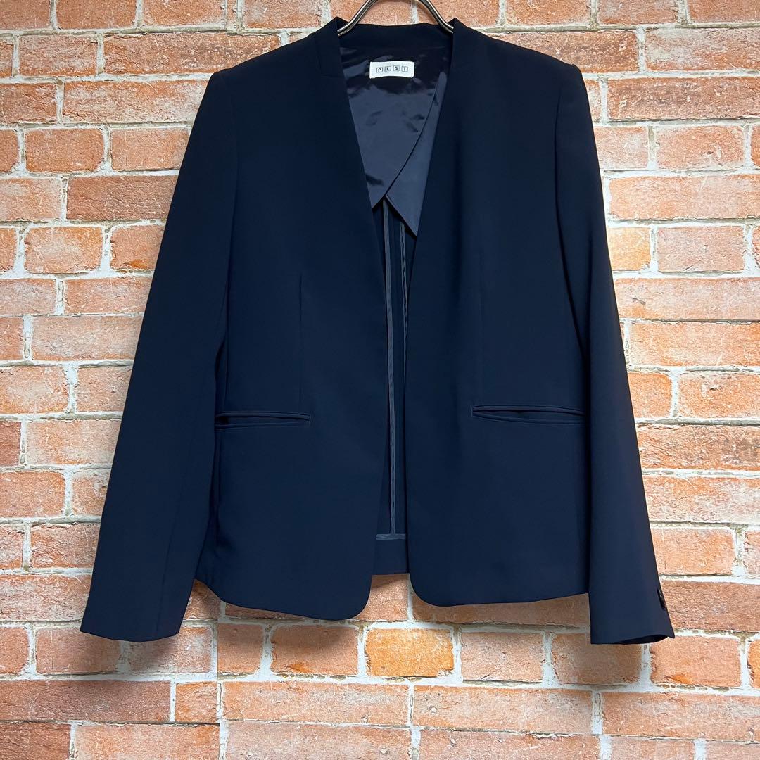 [美品]プラステ　ソフトダブルクロスカラースーツセットアップ　ノーカラー　紺色