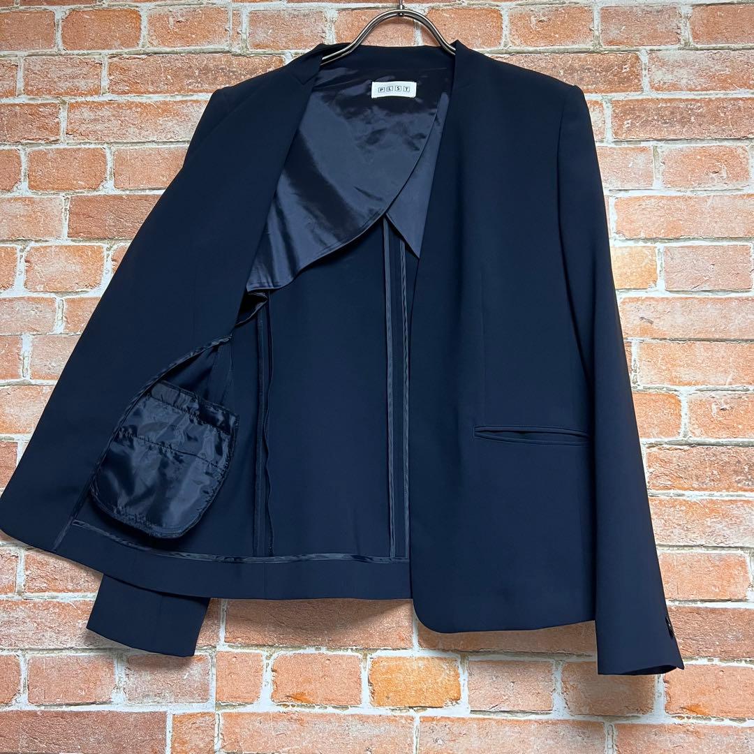 [美品]プラステ　ソフトダブルクロスカラースーツセットアップ　ノーカラー　紺色