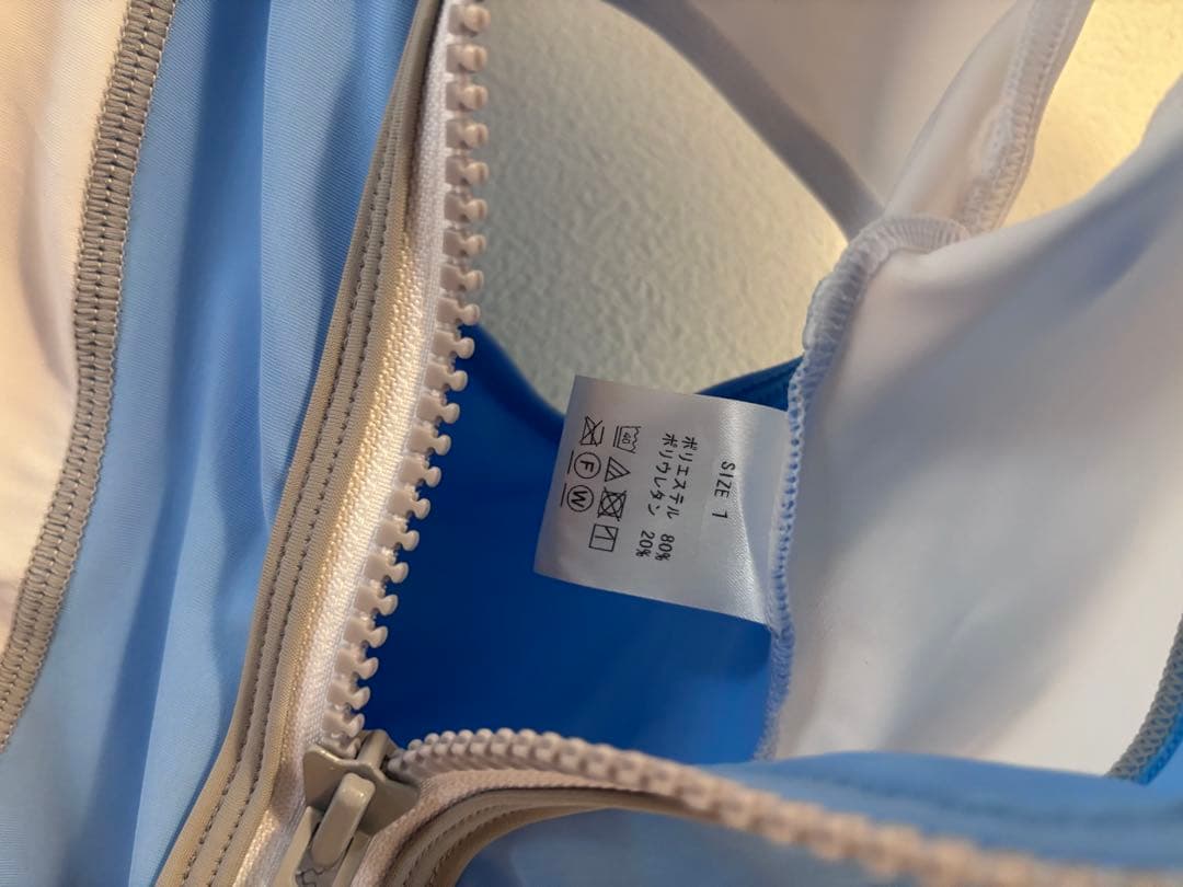 【M企画】競泳水着　イルカ　完売品