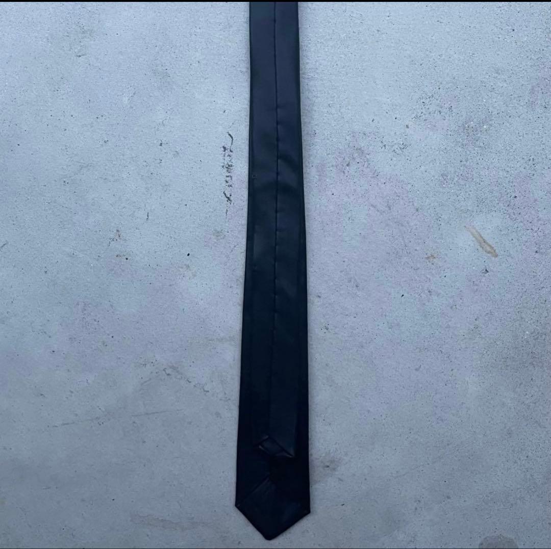 1017 ALYX 9SMレザーネクタイ 市川隼基さん着用