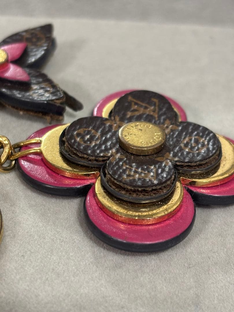 LOUIS VUITTON キーホルダー ポルト クレ ブルーミング フラワー