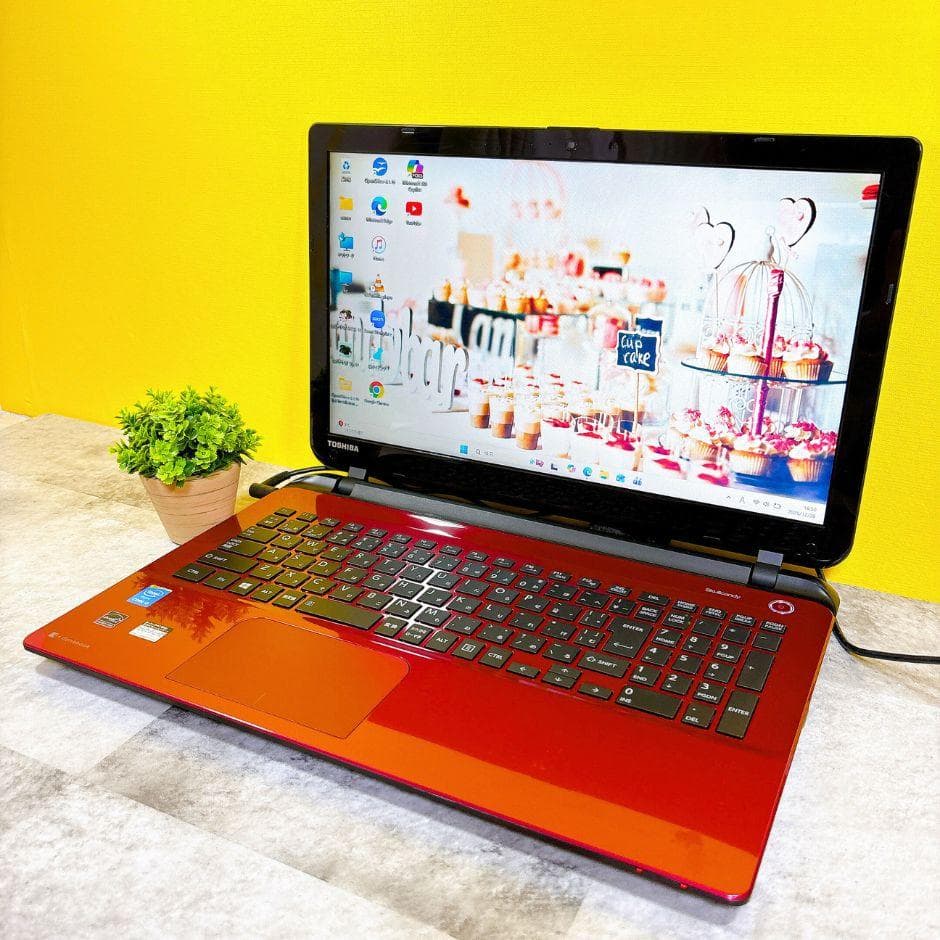 おしゃれな赤❣SSDで快適✨すぐ使えるノートパソコン カメラ付き 薄型Win11