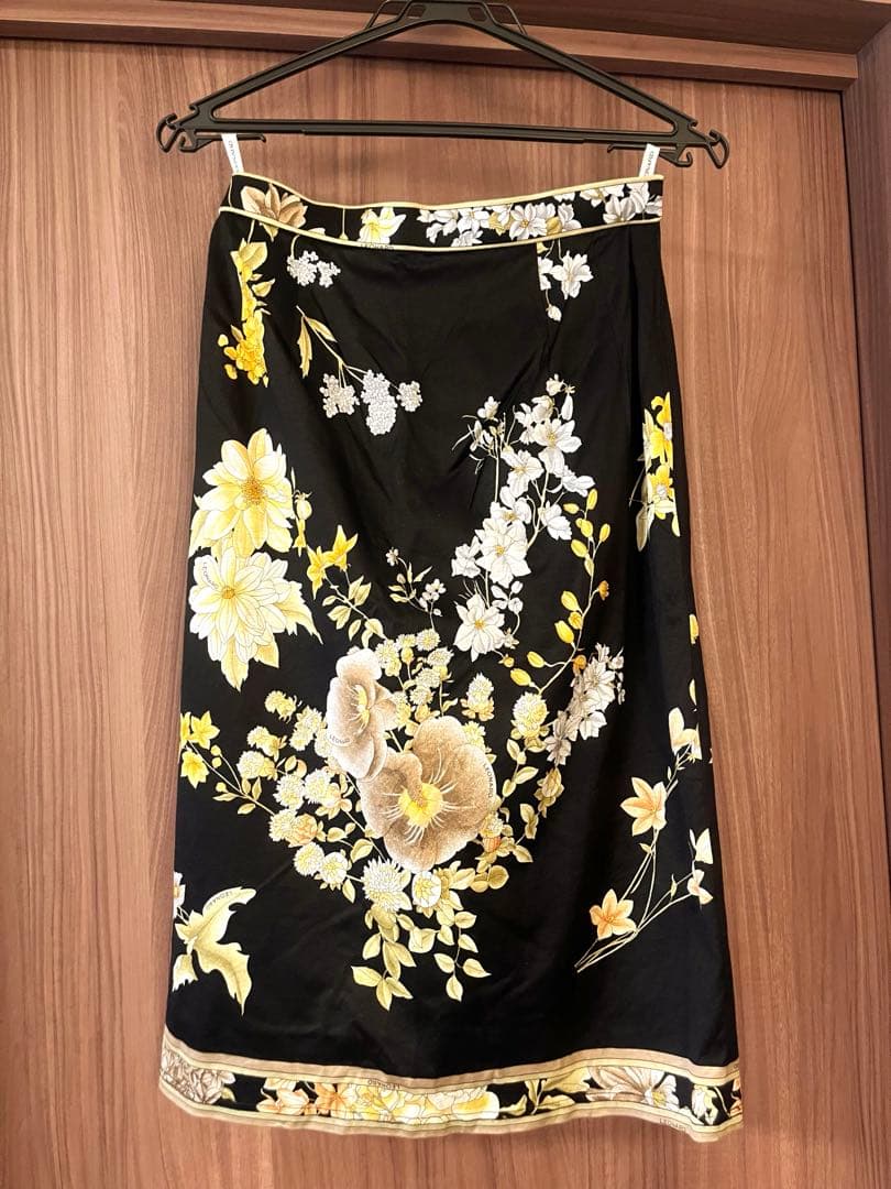 レオナール スカート