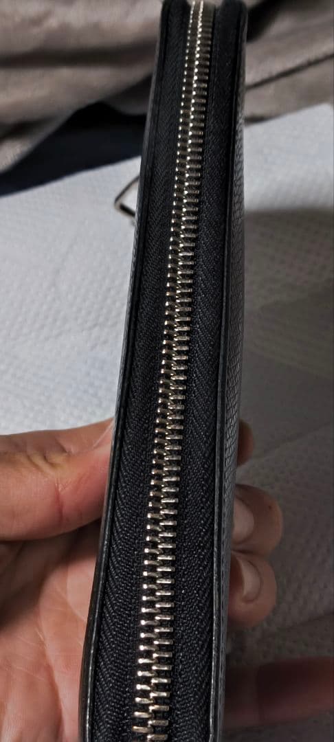 ルイヴィトン ヴェルティカルタイガ 黒 長財布