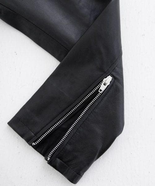 【antiqua】本革♡新感覚デザイン★フーデットレザージャケット【アンティカ】