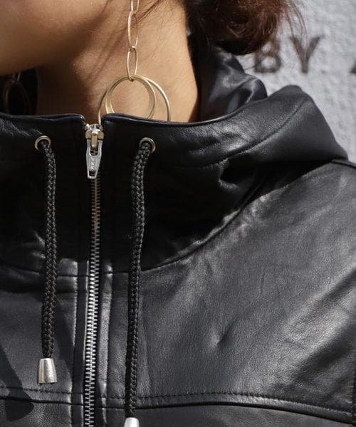 【antiqua】本革♡新感覚デザイン★フーデットレザージャケット【アンティカ】