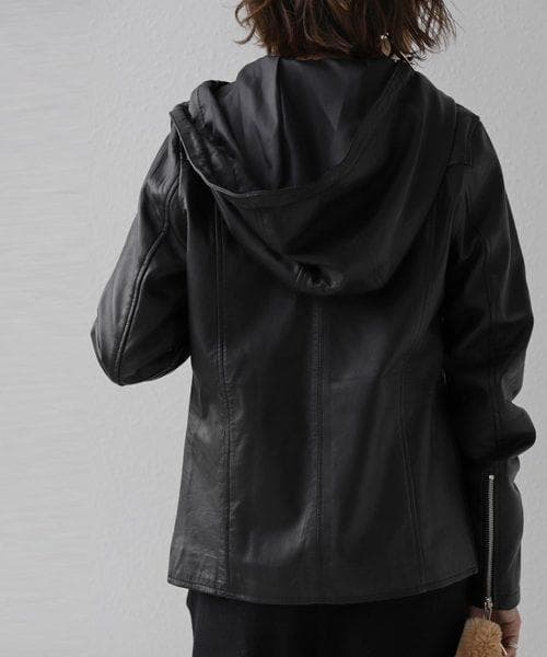 【antiqua】本革♡新感覚デザイン★フーデットレザージャケット【アンティカ】