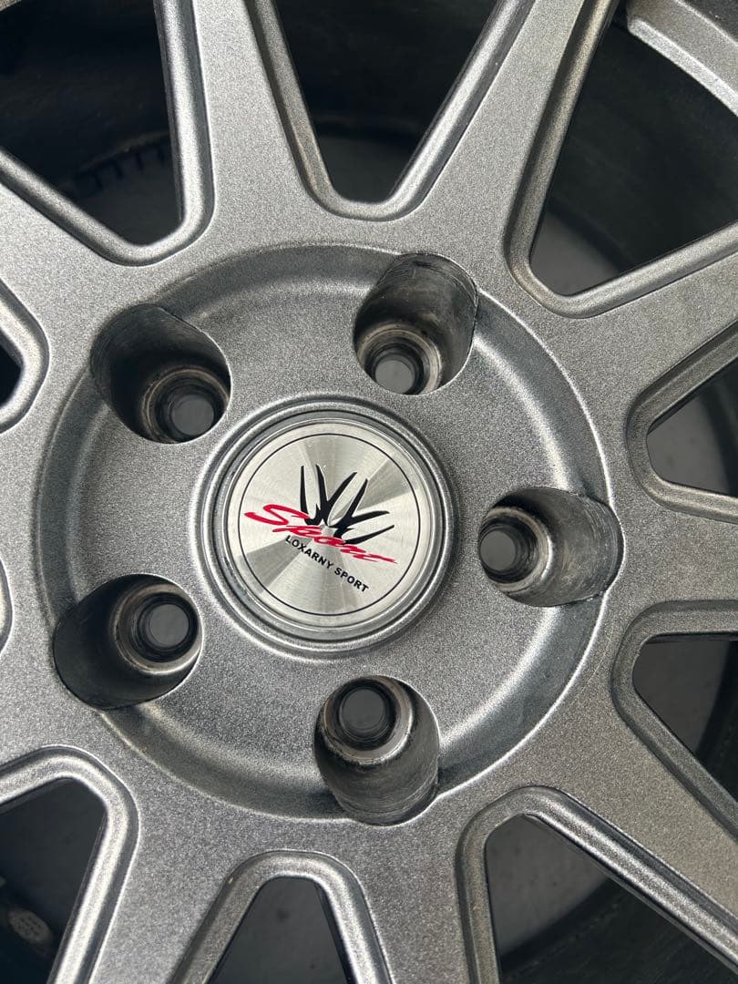 225/60R17 99Q スタッドレスタイヤ中古品　送料込み