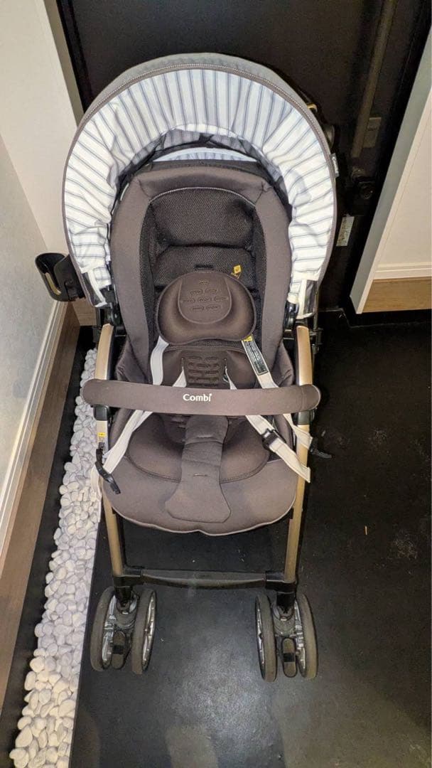 コンビ　アンブレッタ　4キャス　エッグショック